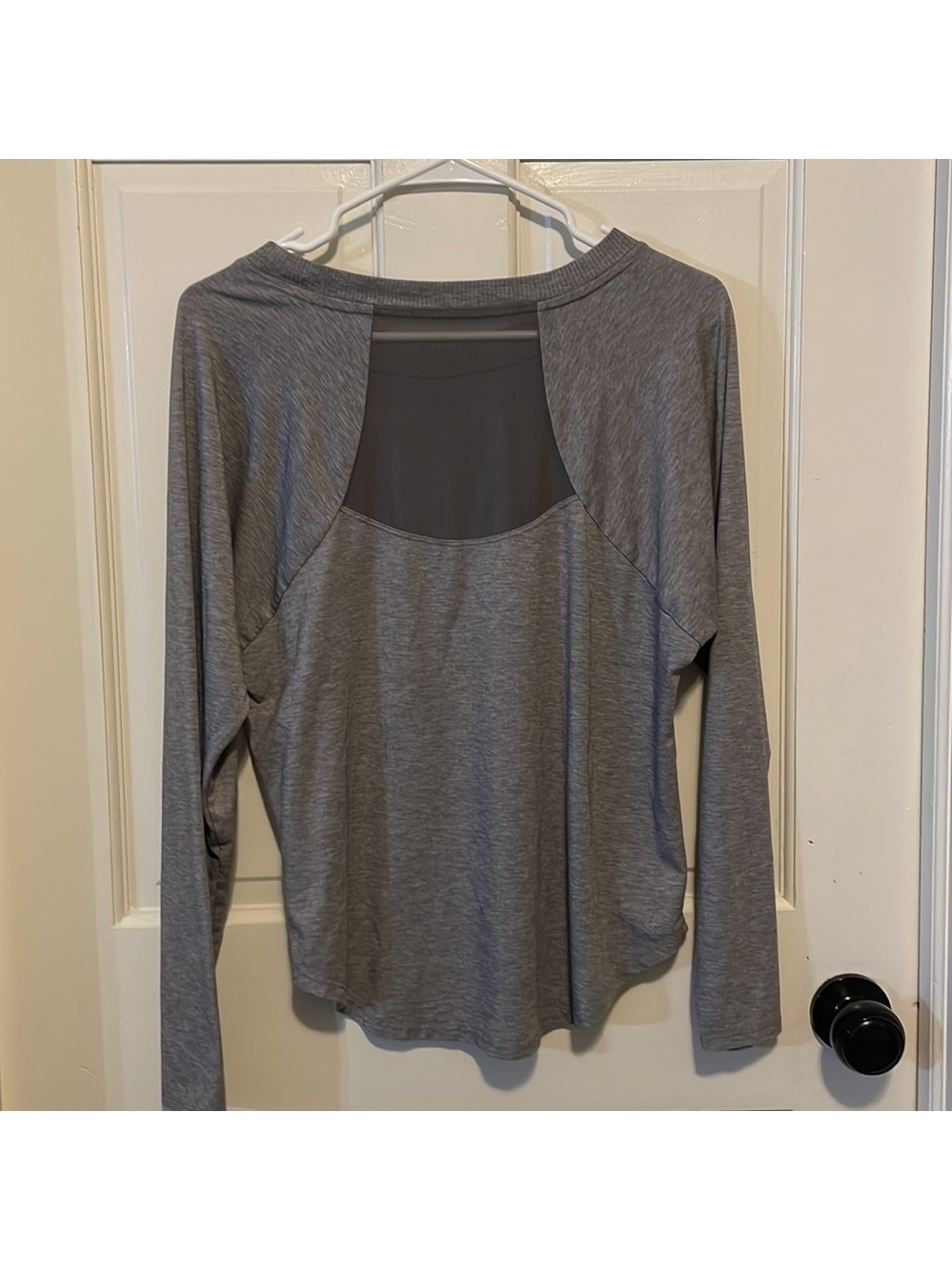 Athleta Gray Long Sleeve Mesh Hiking TOPANGA size small